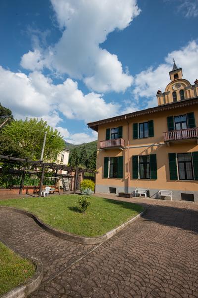 Foresteria Valdese Hotell Torre Pellice Exteriör bild