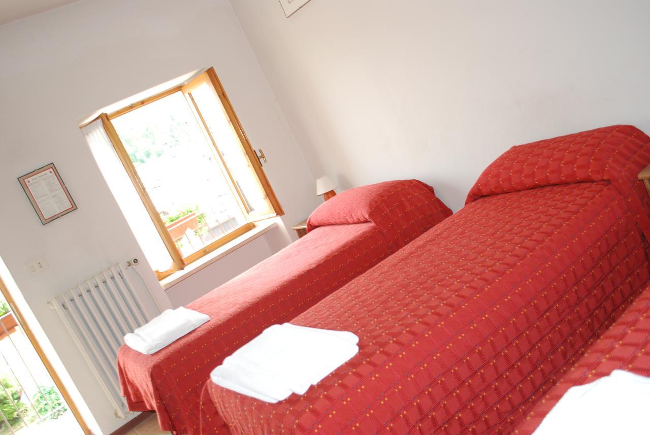 Foresteria Valdese Hotell Torre Pellice Exteriör bild